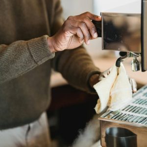 Hoe vaak moet je een koffiemachine schoonmaken?